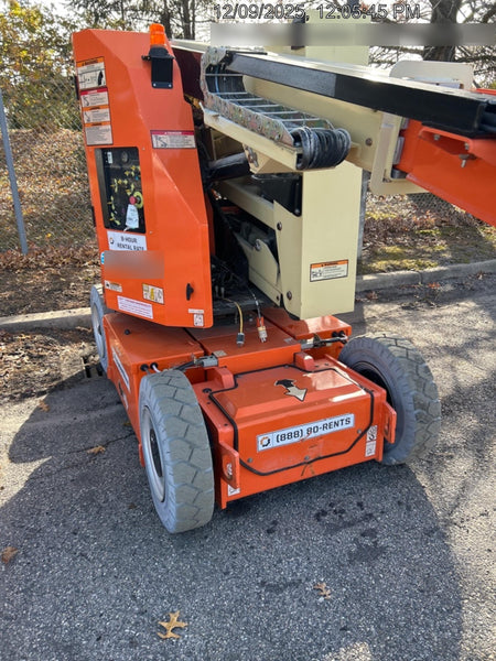 2022 JLG E300AJP