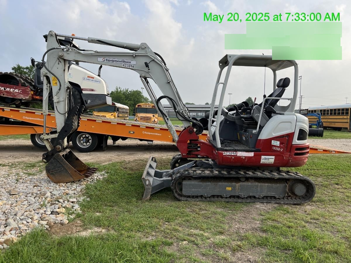 2024 TAKEUCHI TB250-2R