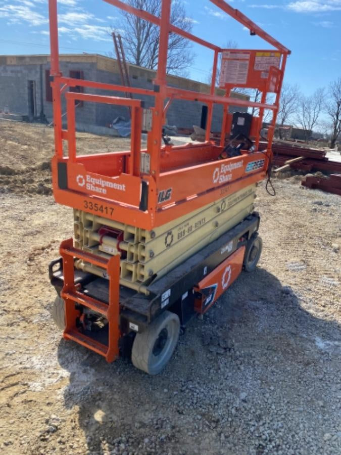 2023 JLG ES2632