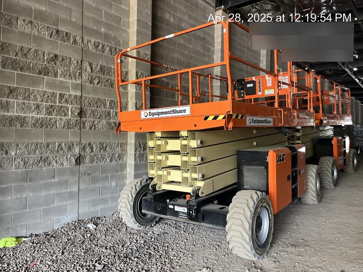 2022 JLG 4394RT