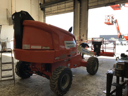2019 JLG 400S