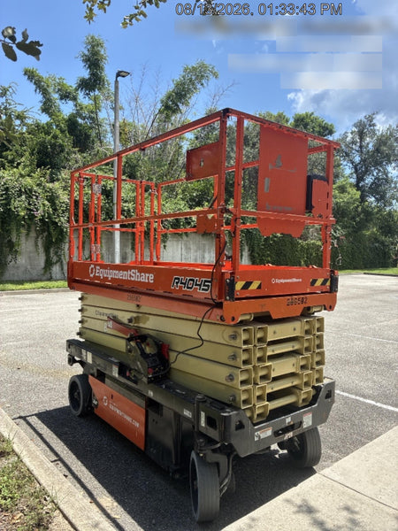 2022 JLG R4045