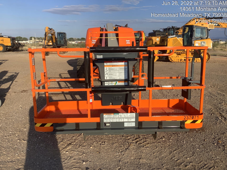 2022 JLG 600S