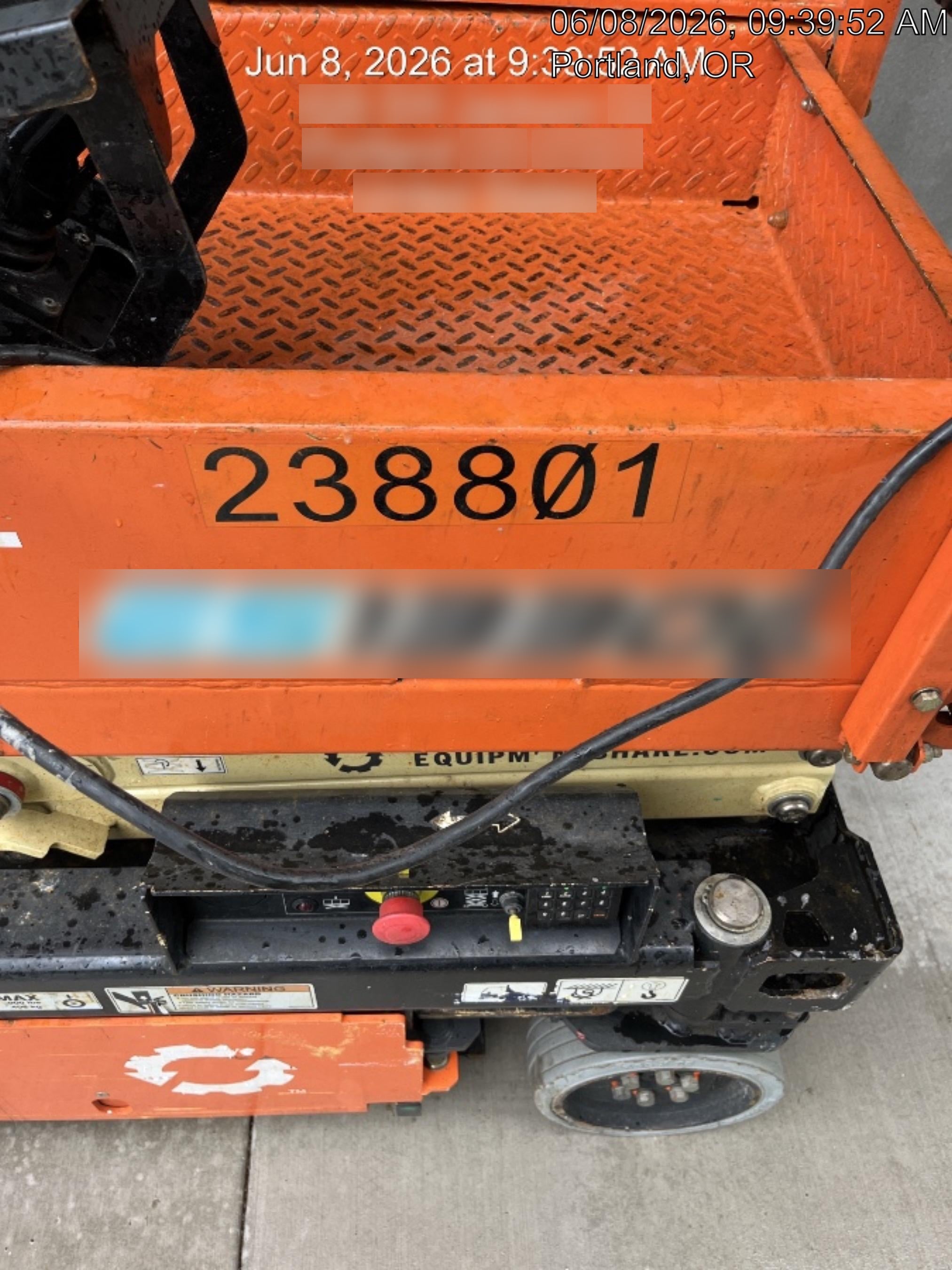 2022 JLG ES1330L