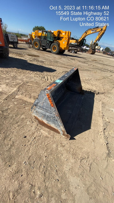 2016 SKYTRAK 70" Bucket, Telehandler 6k-7k