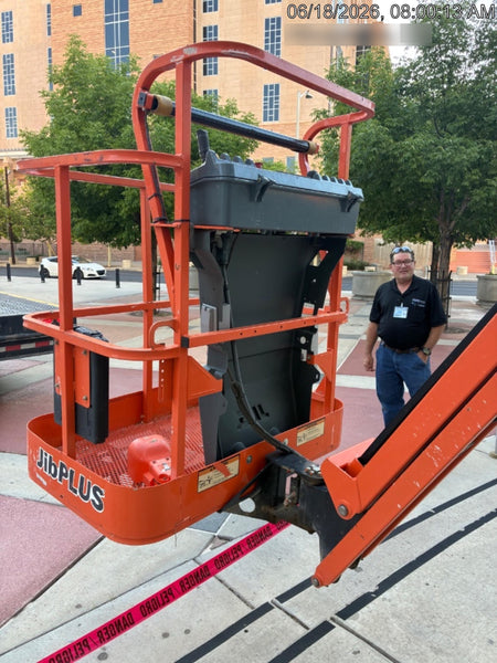 2019 JLG E400AJPN