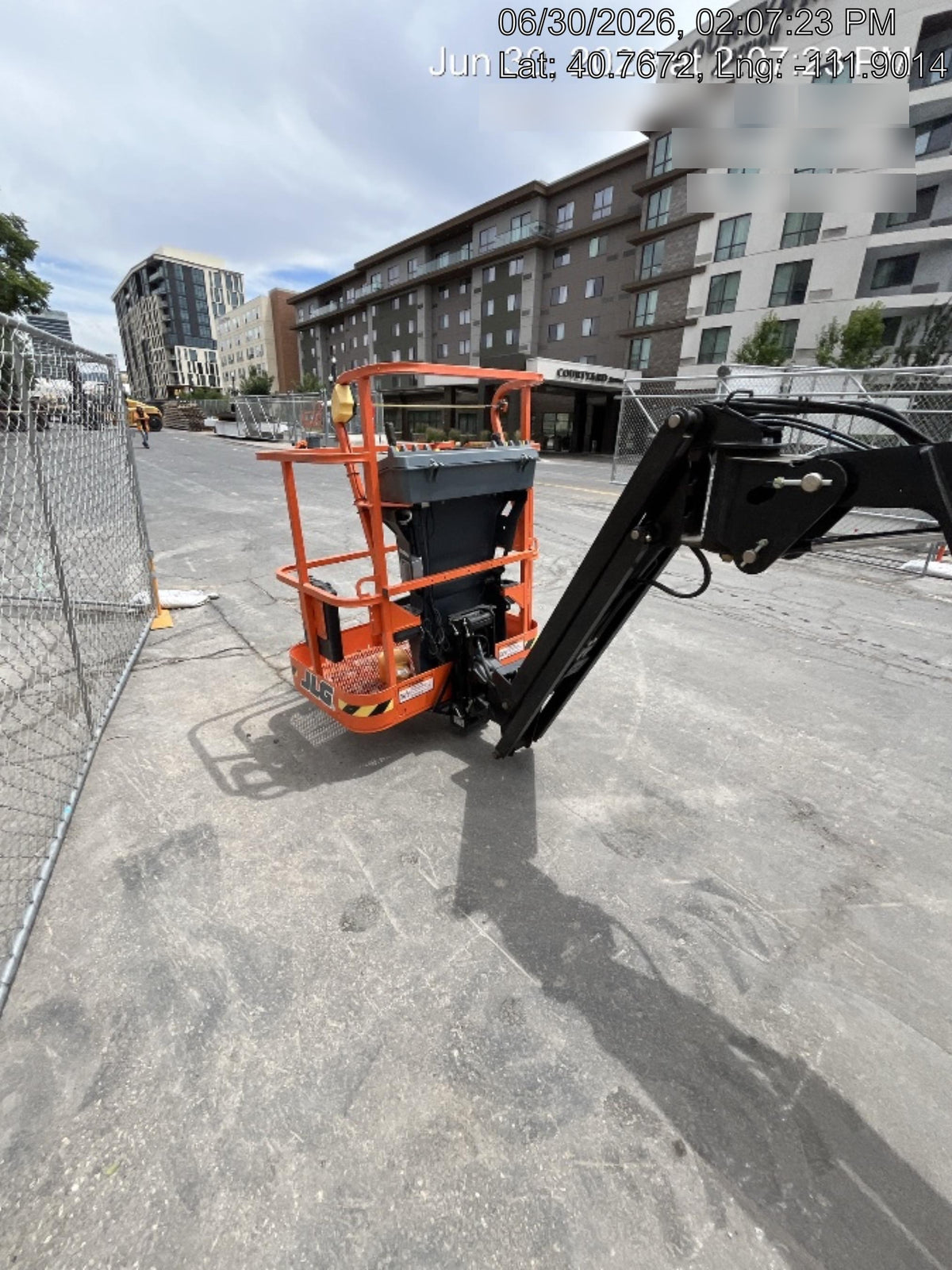 2024 JLG E300AJP