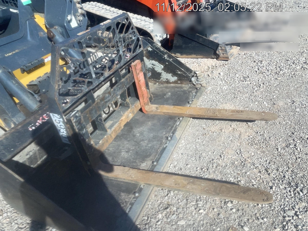 2024 ARROW MATERIAL HANDLING 48" Pallet Forks - Arrow