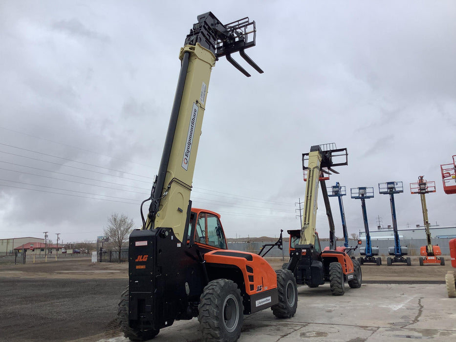 2021 JLG 1075