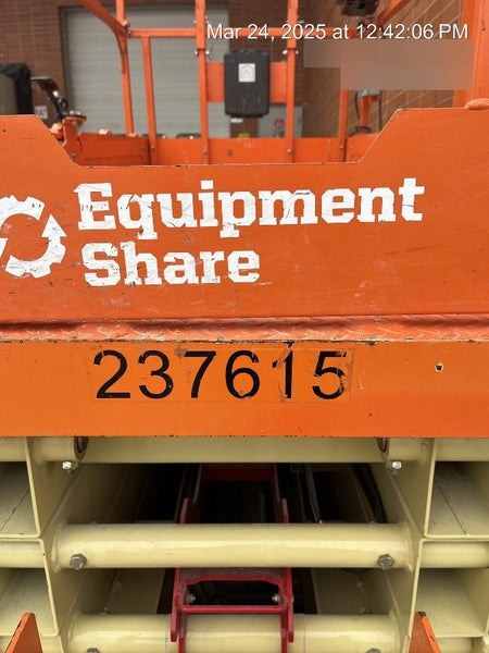2022 JLG ES3246