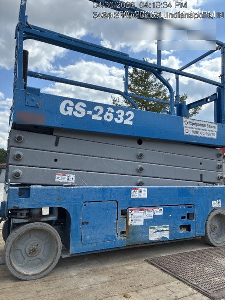 2019 Genie GS-2632 Folding rails with half height swing gate
