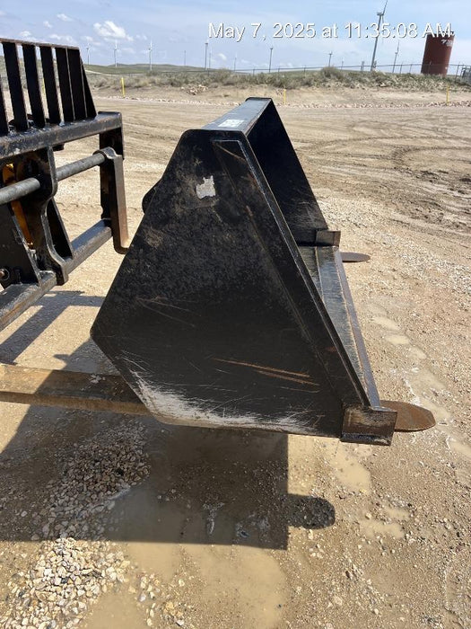 2017 SKYTRAK 70" Bucket, Telehandler 6k-7k