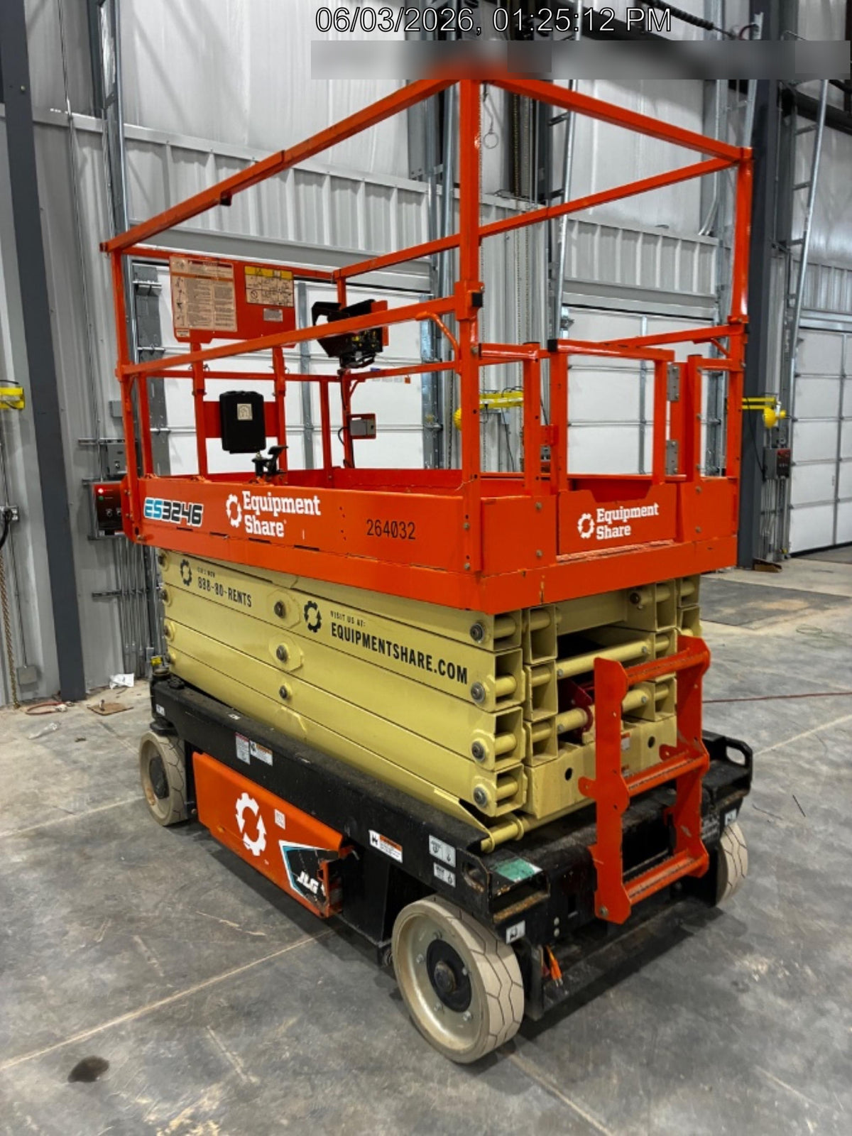 2022 JLG ES3246