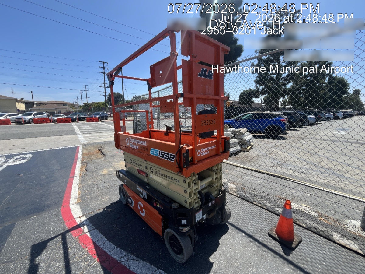 2022 JLG ES1932
