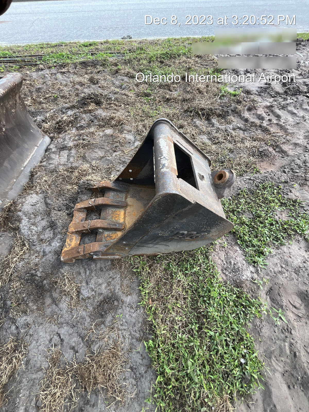 2016 WERK-BRAU 18" Bucket - Werk-Brau