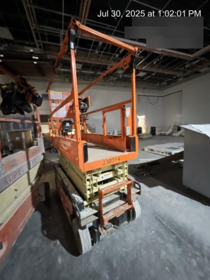 2022 JLG ES1932