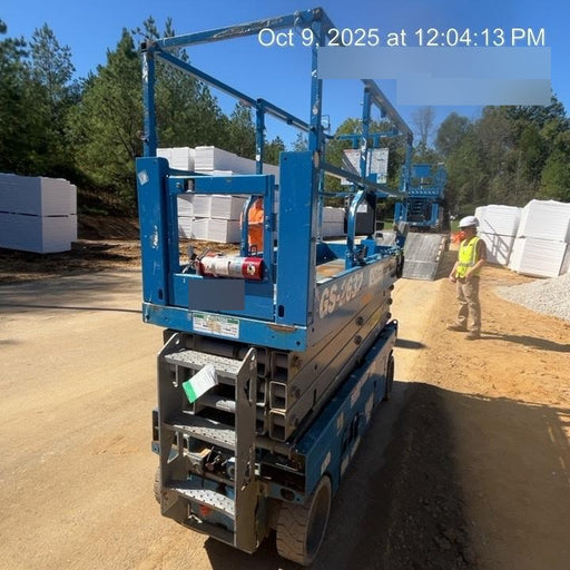 2019 Genie GS-2632 Folding rails with half height swing gate