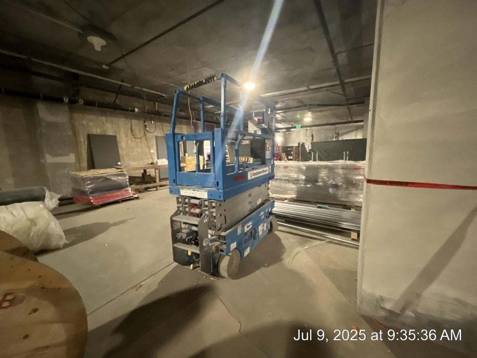 2020 Genie GS-1930 Solid Non Marking Tires, Beacon, Folding rails with half height swing gate, 800W Inverter