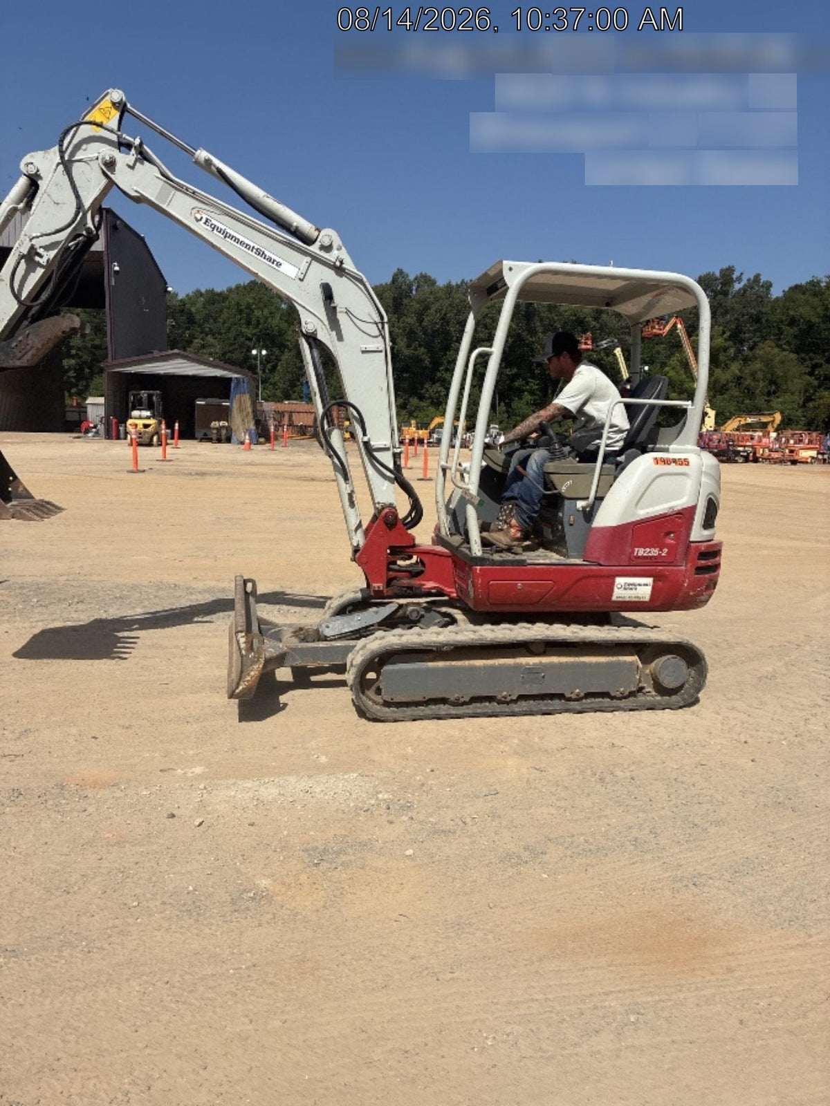 2022 TAKEUCHI TB235-2R