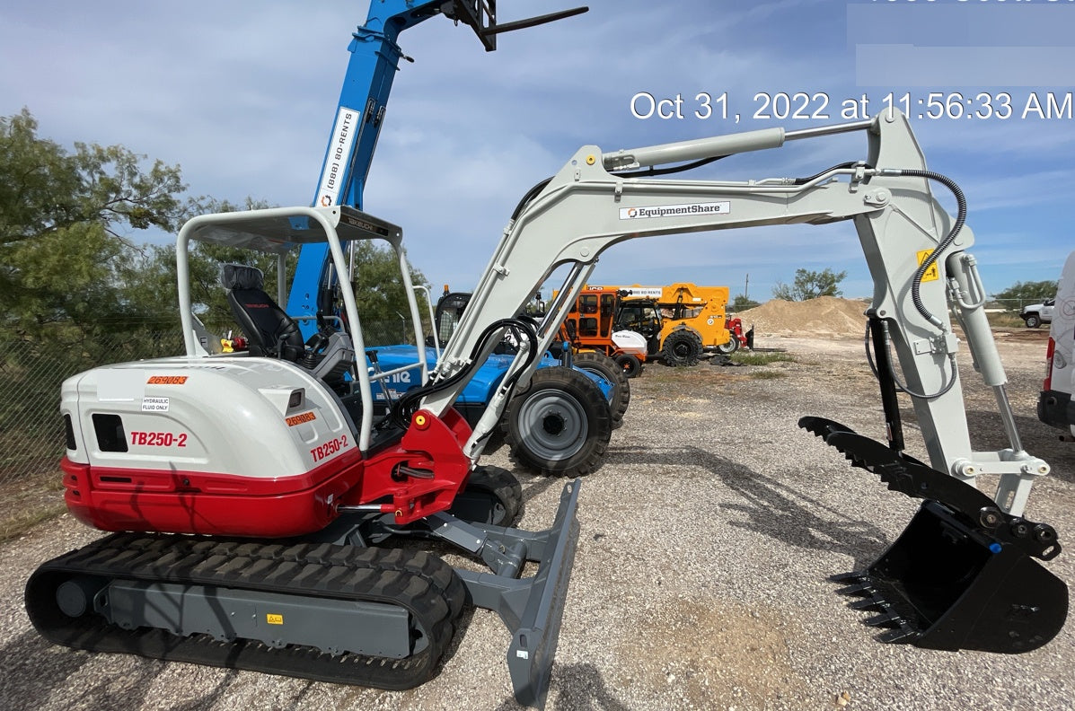2022 TAKEUCHI TB250-2R