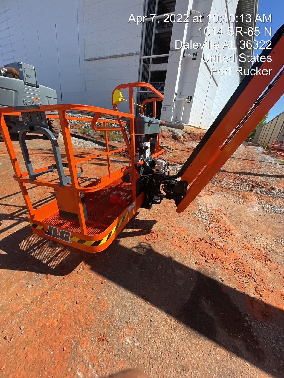 2022 JLG 660SJ