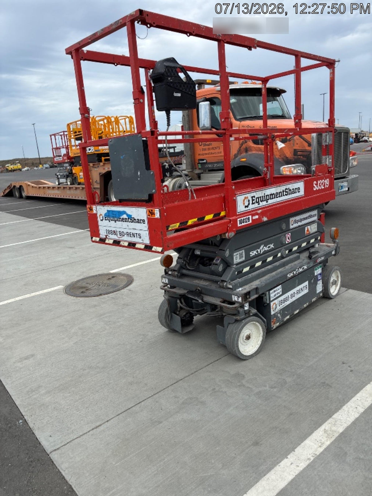 2020 Skyjack SJIII-3219 Solid NM Tires, Half height spring hinged entry gate, Dual Beacons, 800W Inverter