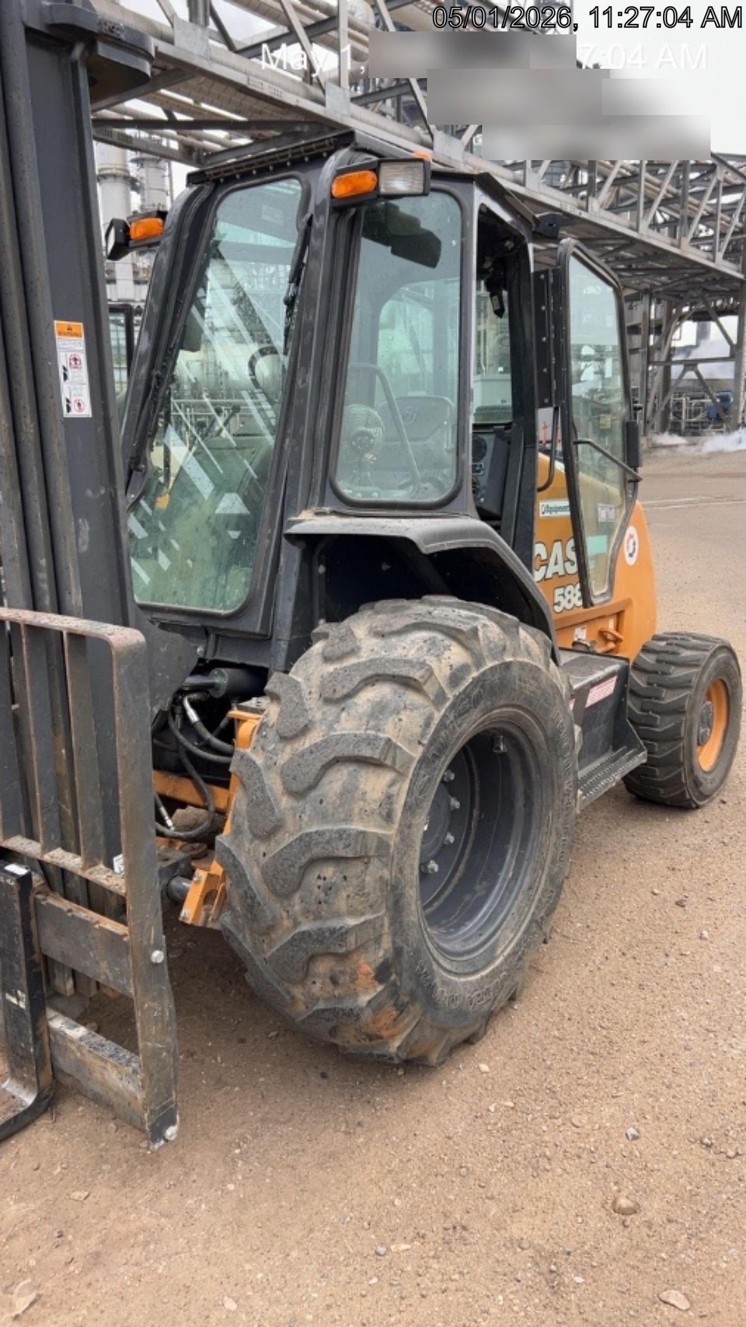 2021 CASE 588H