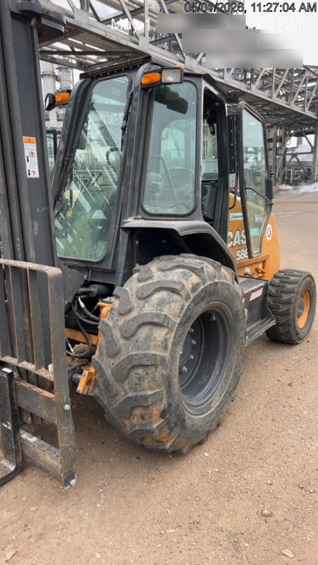2021 CASE 588H