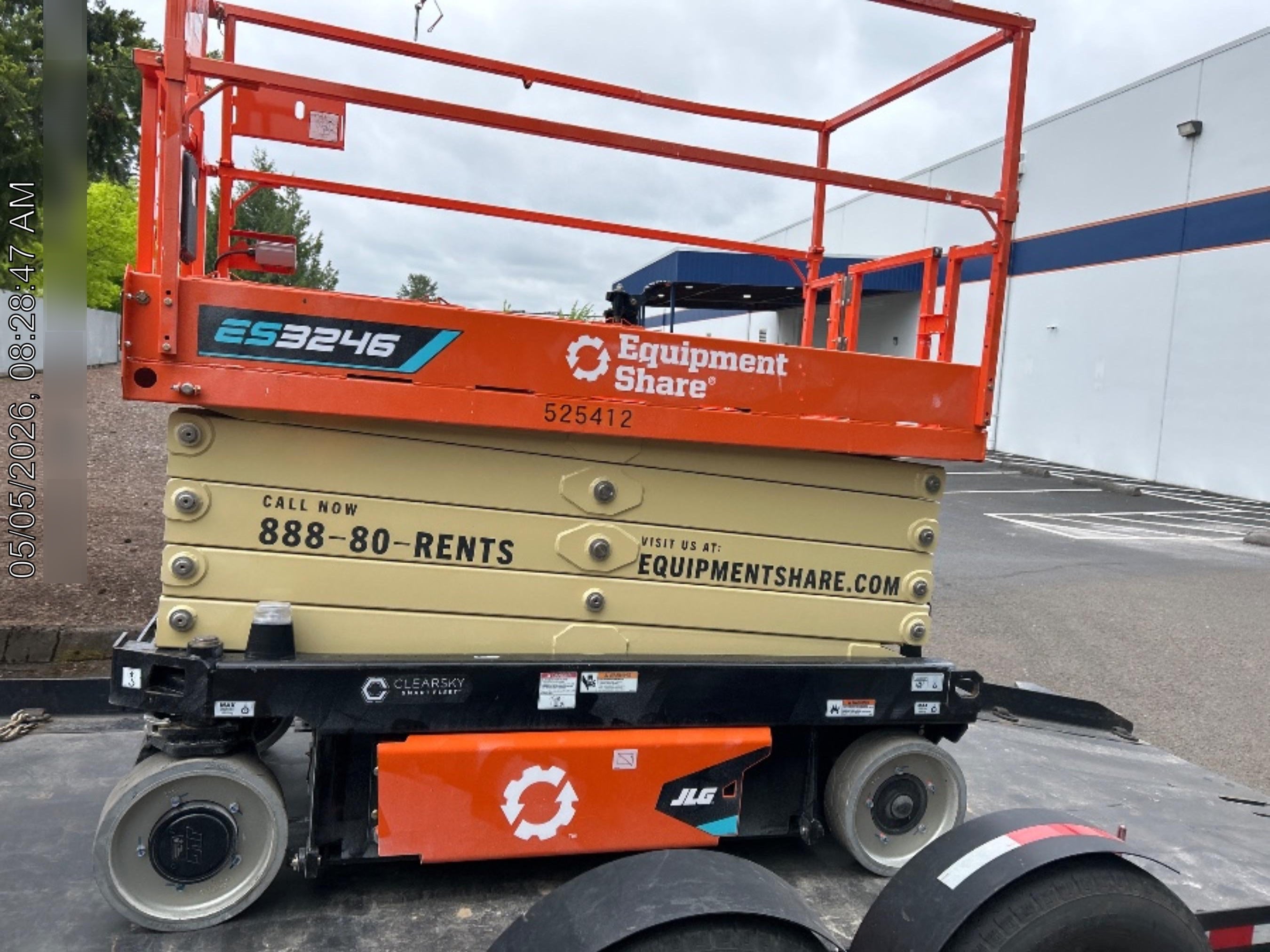 2025 JLG ES3246