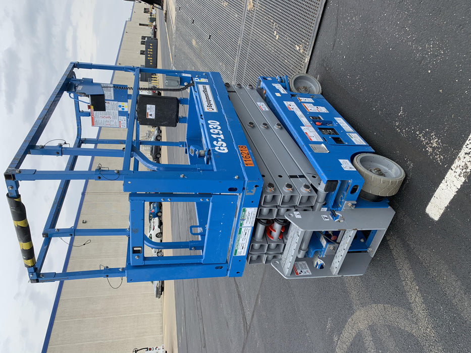 2020 Genie GS-1930 Solid Non Marking Tires, Beacon, Folding rails with half height swing gate