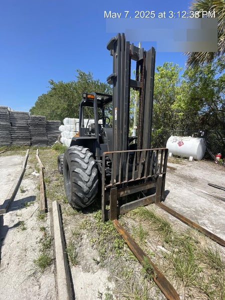 2023 CASE 588H