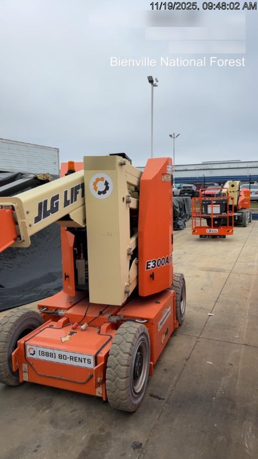2019 JLG E300AJP