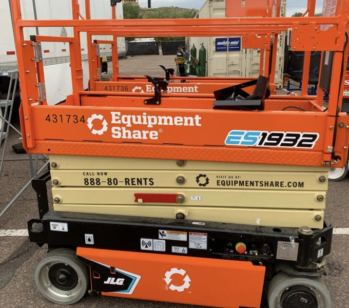 2024 JLG ES1932