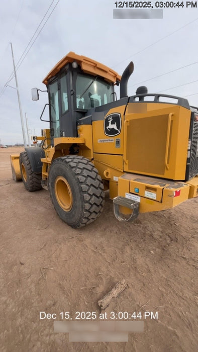 2019 John Deere 524L Cab/Heat/AIR, 3rd Function Hydraulics, Hydraulic JRB QC 2.75 Yd. Bucket, 60" Carriage/72" Forks