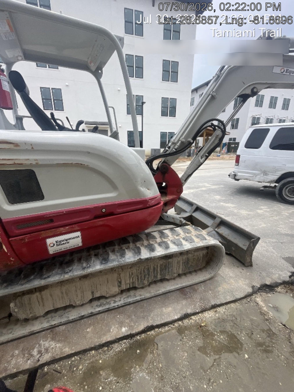 2023 TAKEUCHI TB250-2R