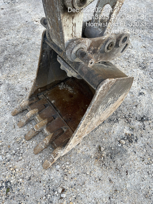 2015 CASE 24" Bucket - Case