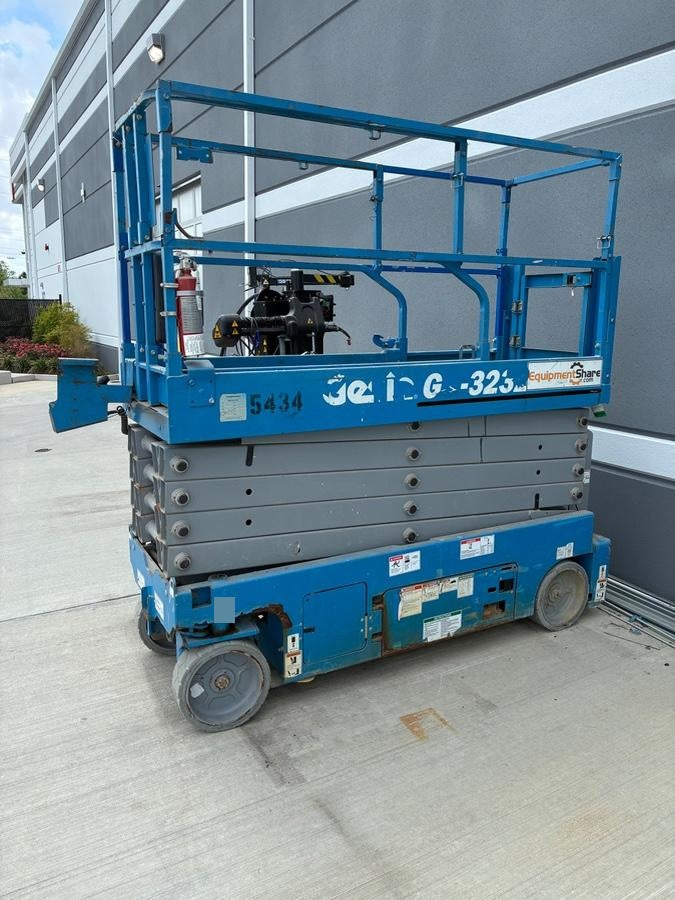 2017 GENIE GS-3232