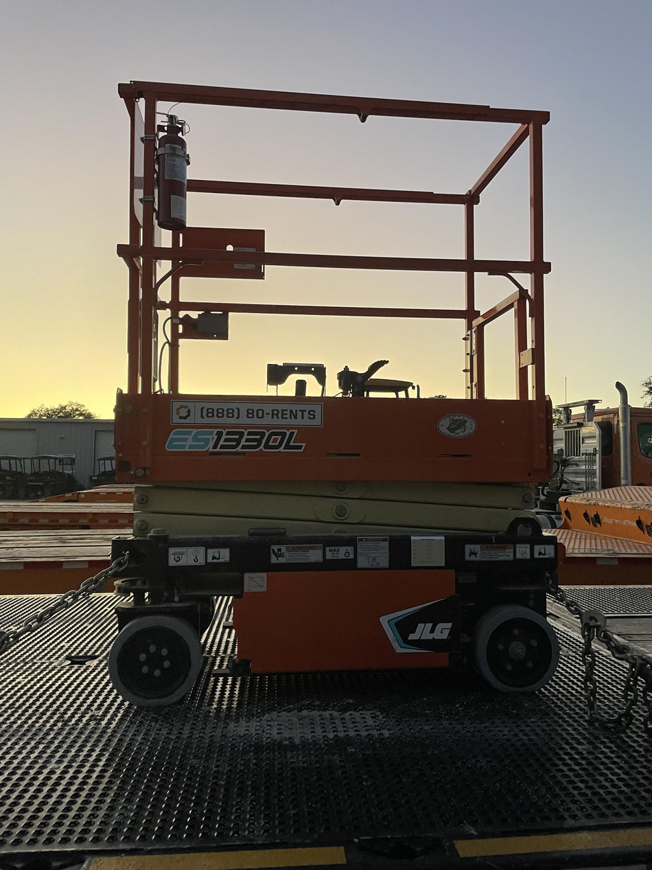 2021 JLG ES1330L
