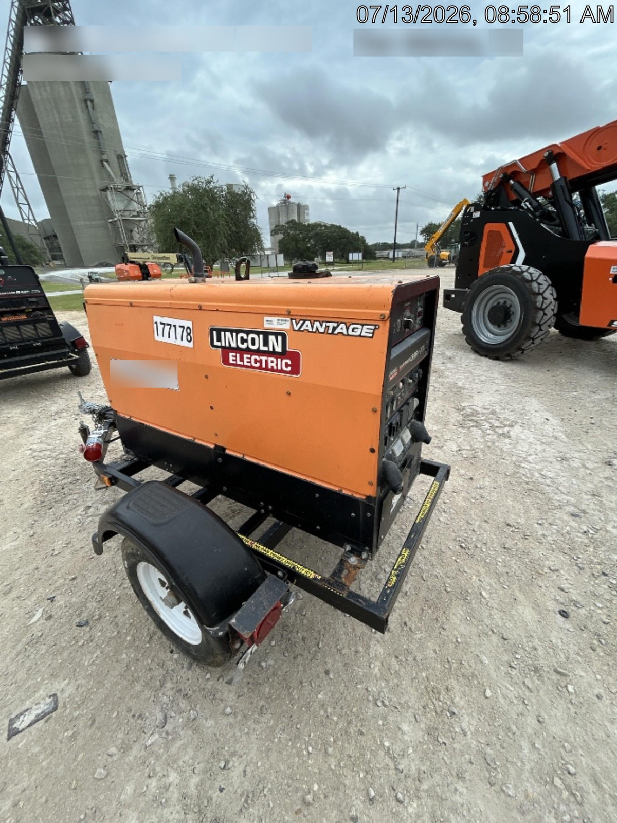 2021 Lincoln Electric Vantage 322 Vantage 322 Ready Pak 3 w/ Decals, ORANGE (includes trailer, cable rack, fender light kit) NO Telematics