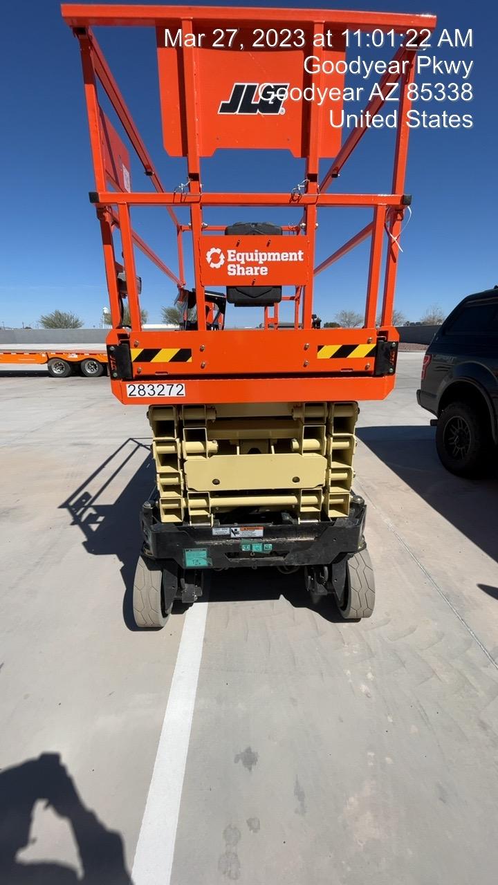 2022 JLG ES3246