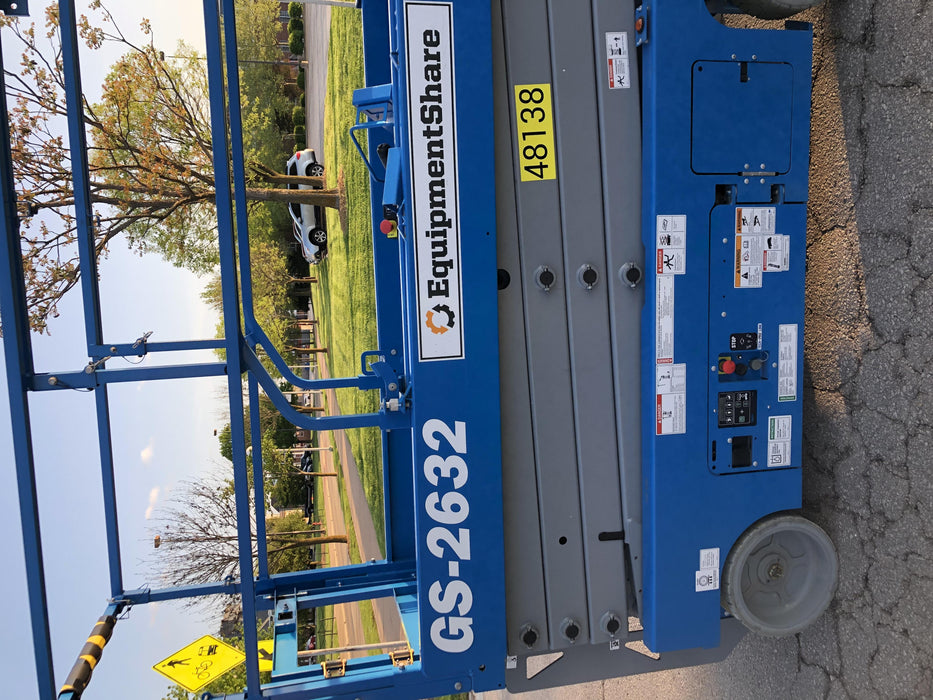 2019 Genie GS-2632 Folding rails with half height swing gate