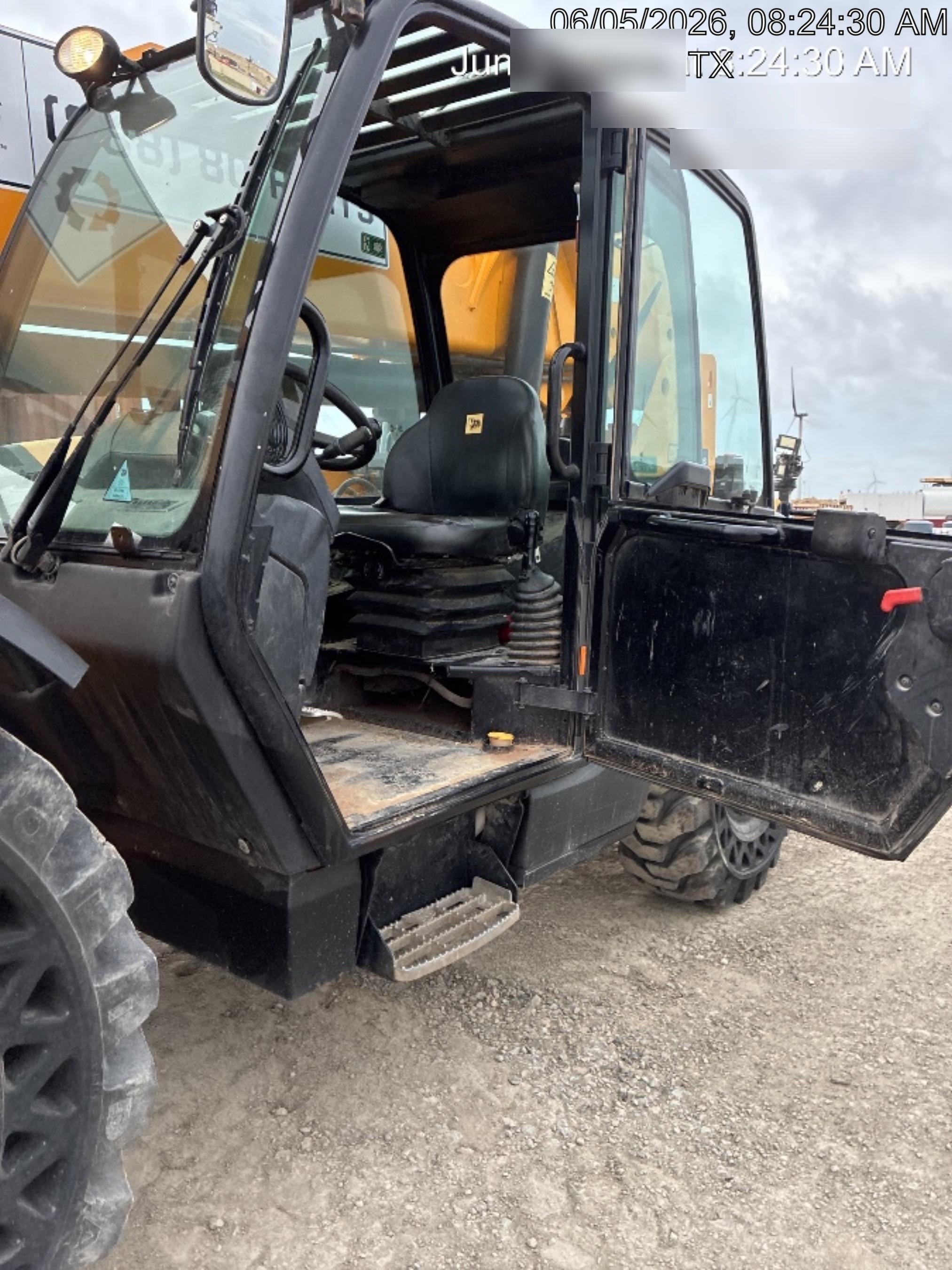 2022 JCB 512-56