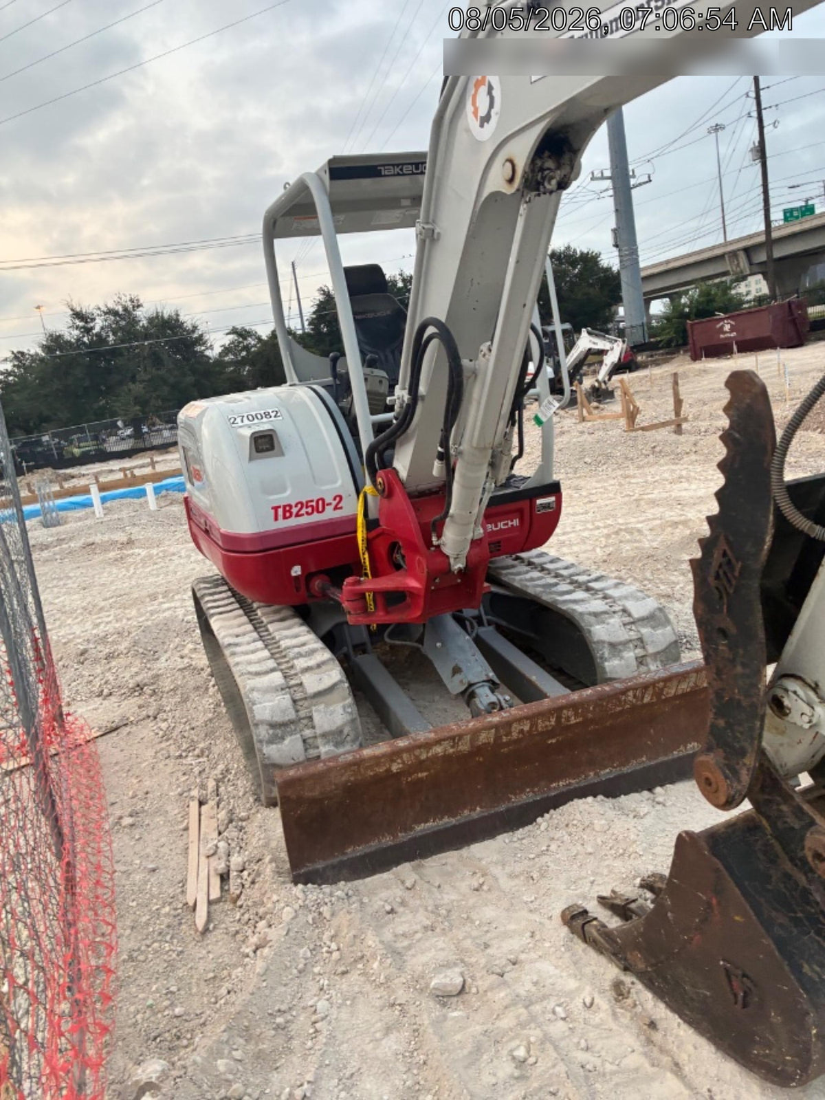 2022 TAKEUCHI TB250-2R