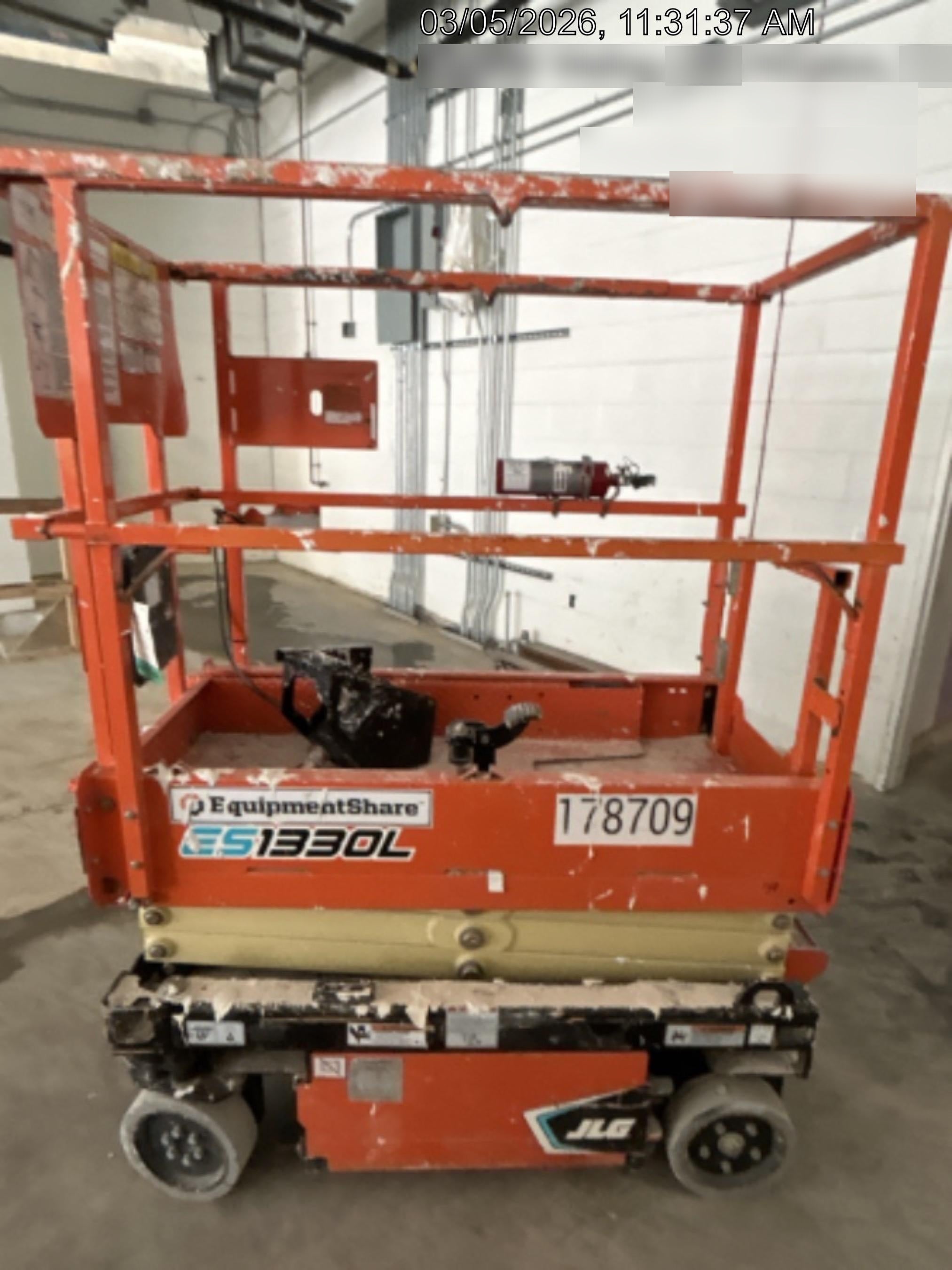 2021 JLG ES1330L