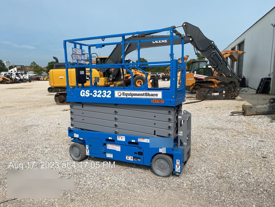 2023 GENIE GS-3232