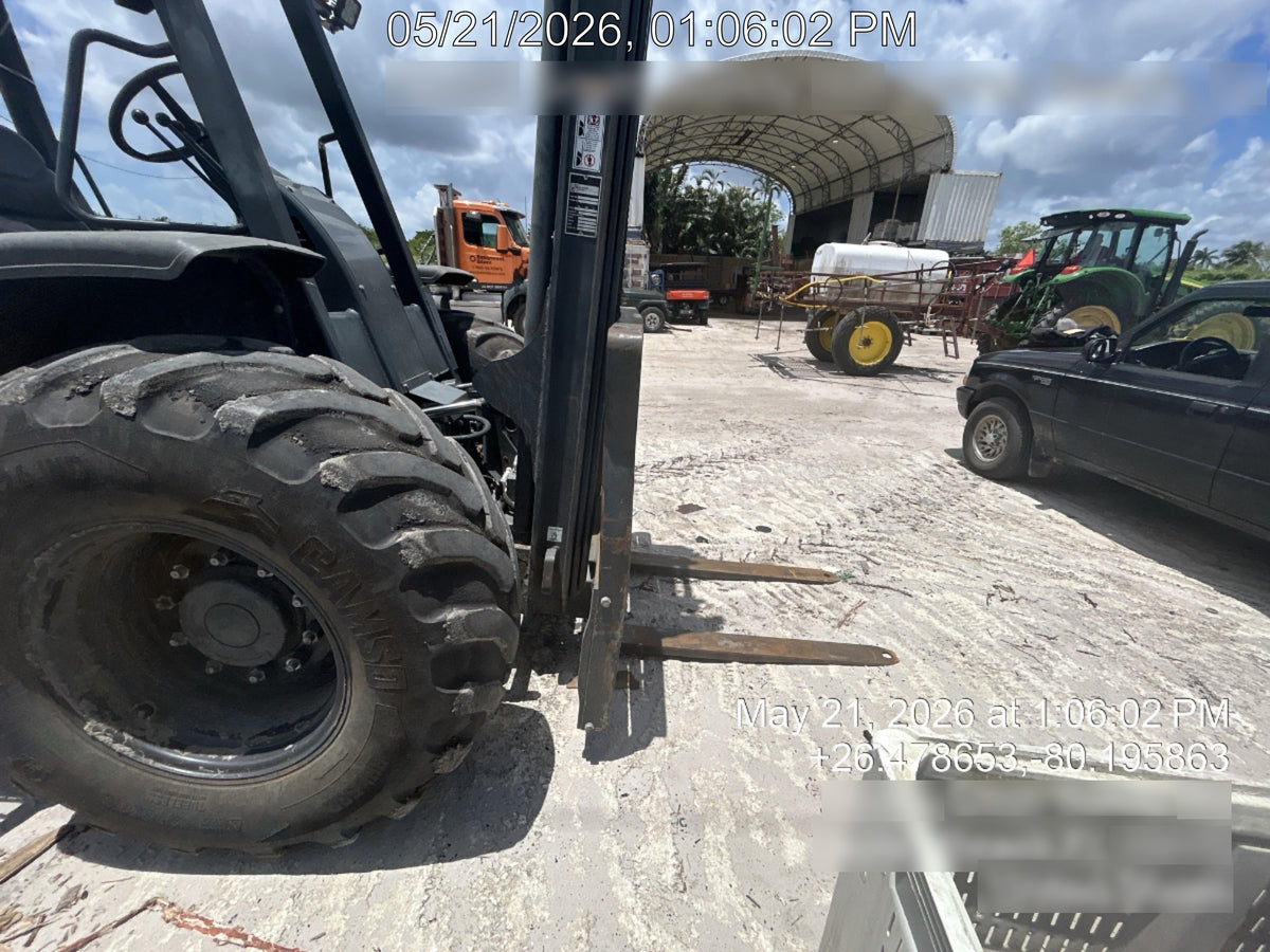 2022 CASE 586H