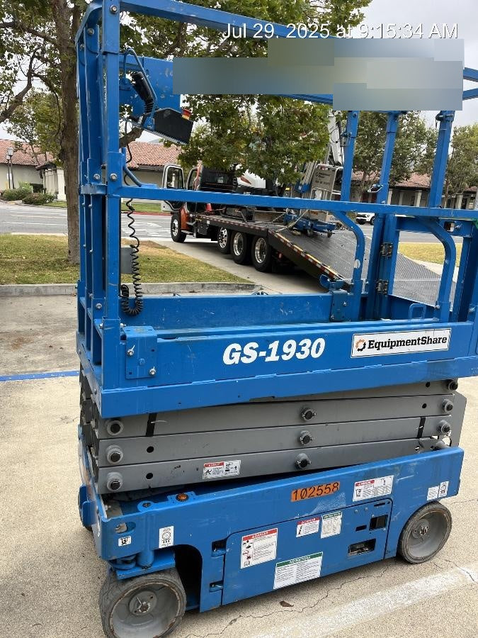 2020 Genie GS-1930 Solid Non Marking Tires, Beacon, Folding rails with half height swing gate, 800W Inverter