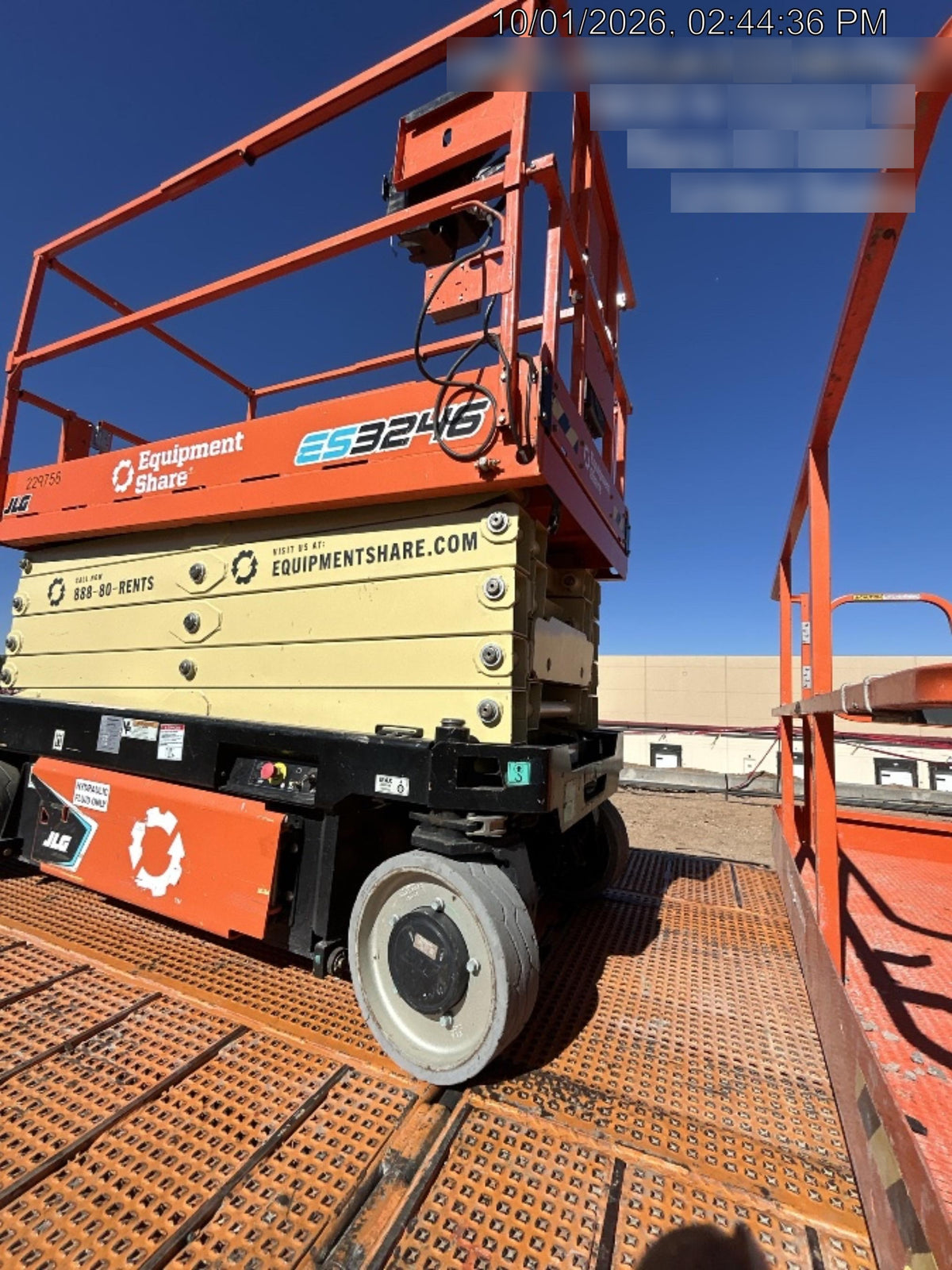 2022 JLG ES3246