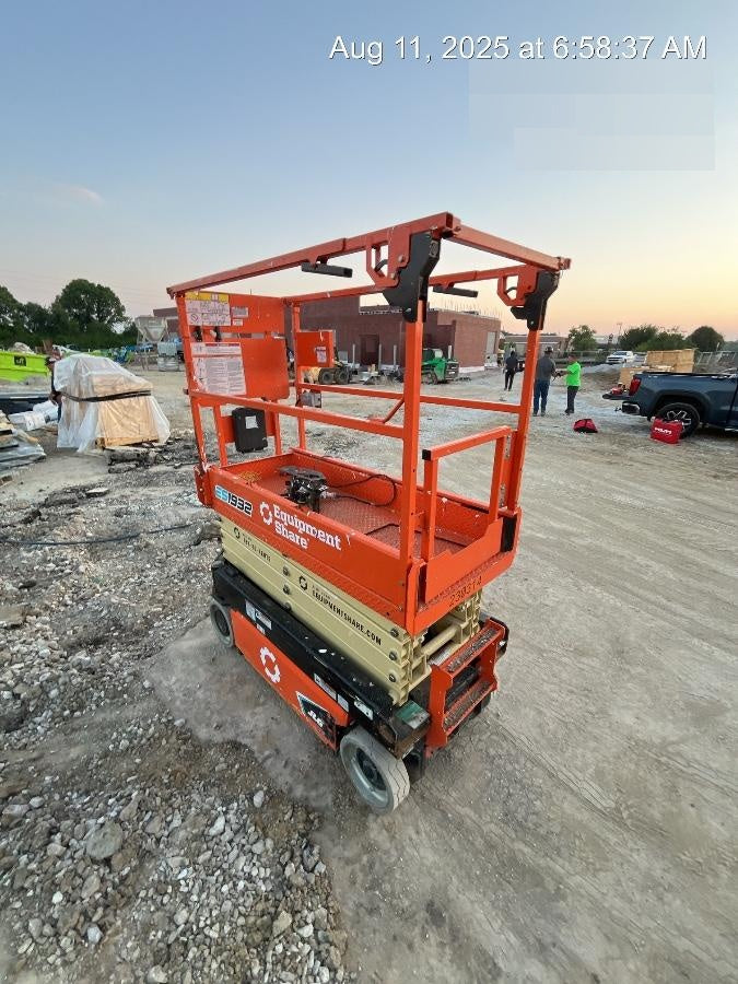 2022 JLG ES1932