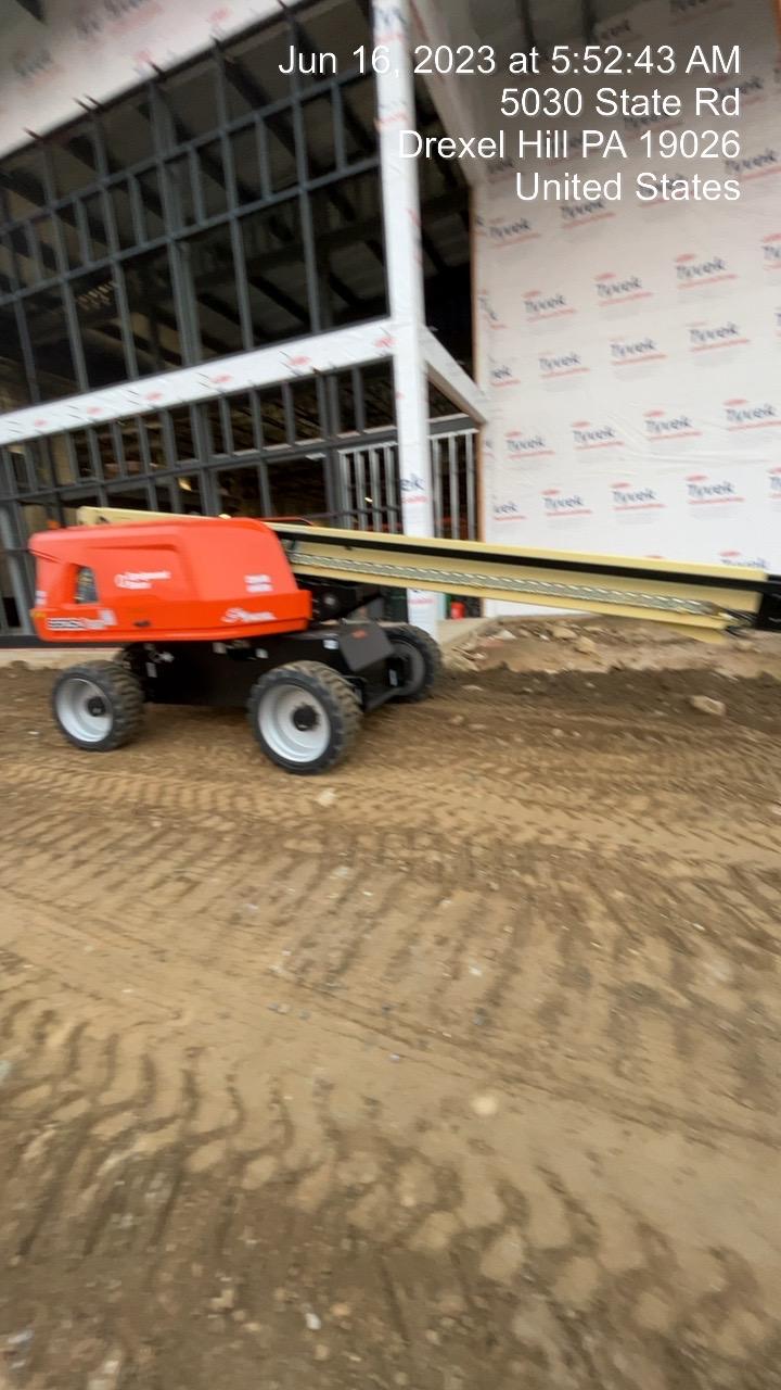 2023 JLG 660SJ